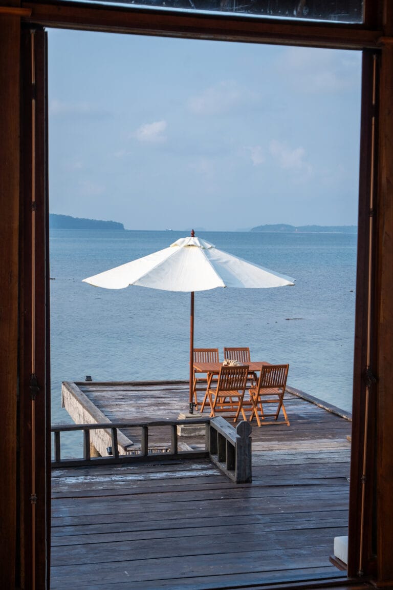 FMIR Jupiter Private Dining table 02